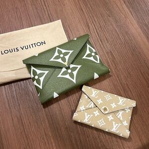 Green LV clutch with tan wallet